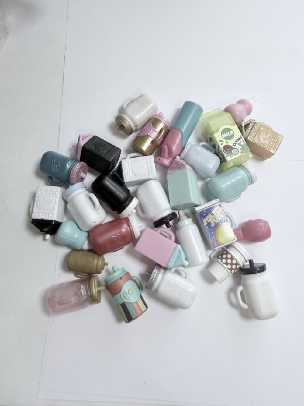 LOL Surprise Doll Bottles Drink Cups 28 Pieces READ